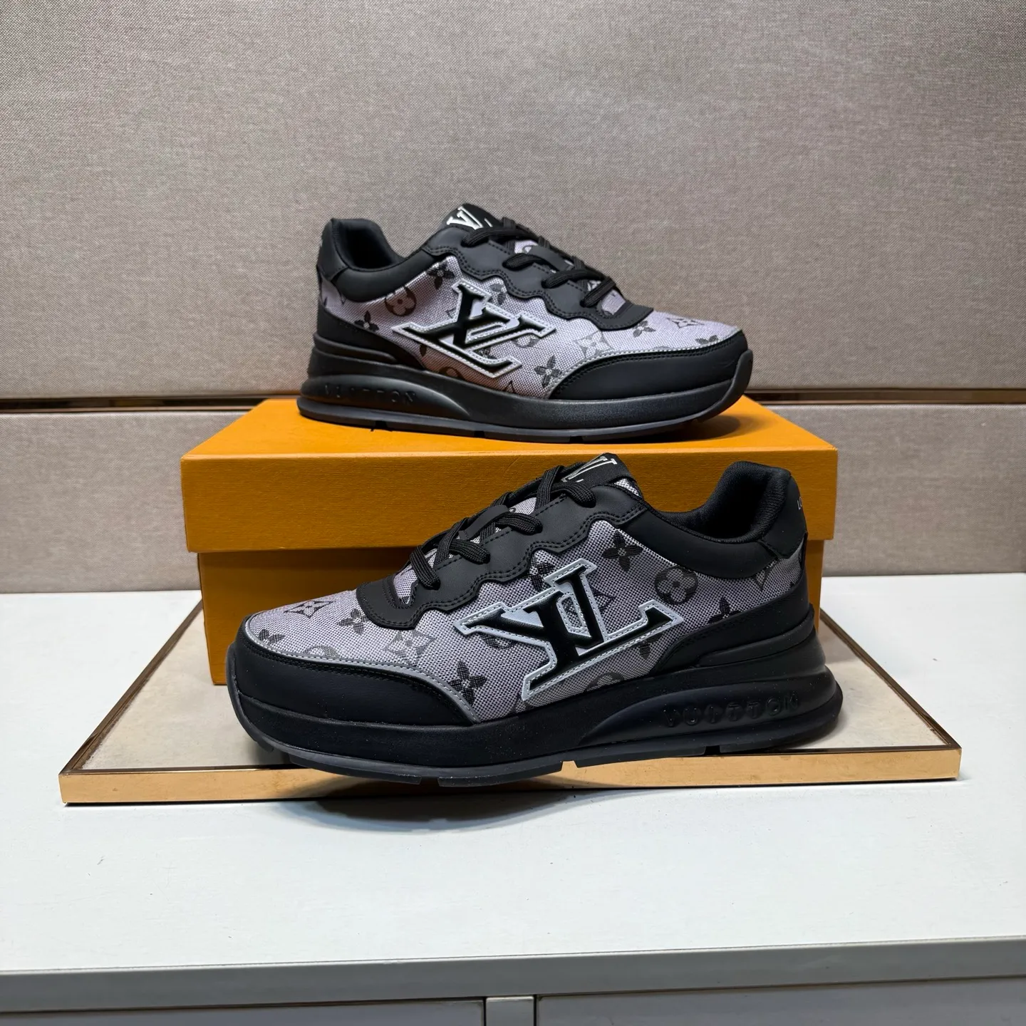 ⬛️Men's shoes 💰p442 [LV～] Men's casual shoes 2025z cabinet sales simultaneously 🔶Size: 38-44#️⃣ 🔷2 colors🔜The upper is made of multi-material splicing➕Mesh lining, comfortable and breathable, sole: original comfortable and wear-resistant outsole, ⚠️real thing📱photographed🎬real thing is better📢📢📢